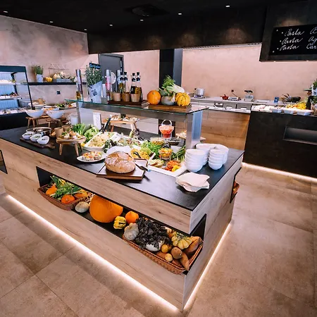 Hotel Nutrend World 4*