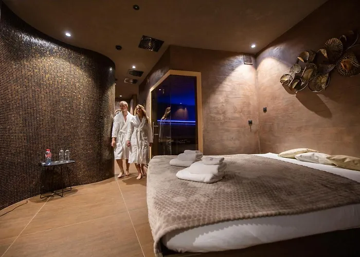 Nutrend World Hotel