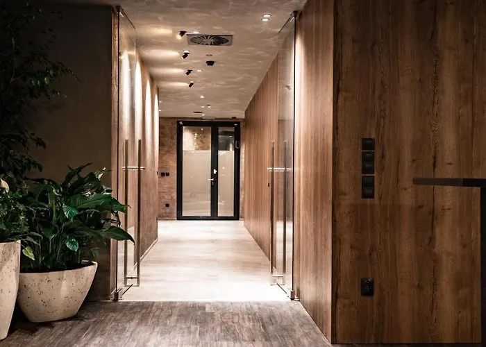 Nutrend World Hotel