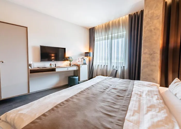 Nutrend World Hotel